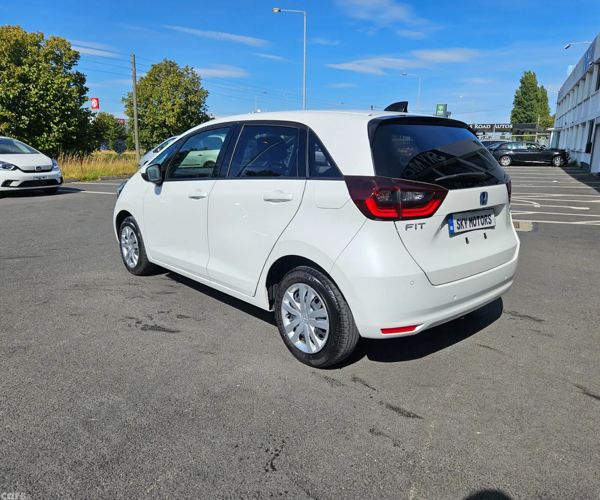 Honda Fit Hatchback, Petrol Hybrid, 2022, White
