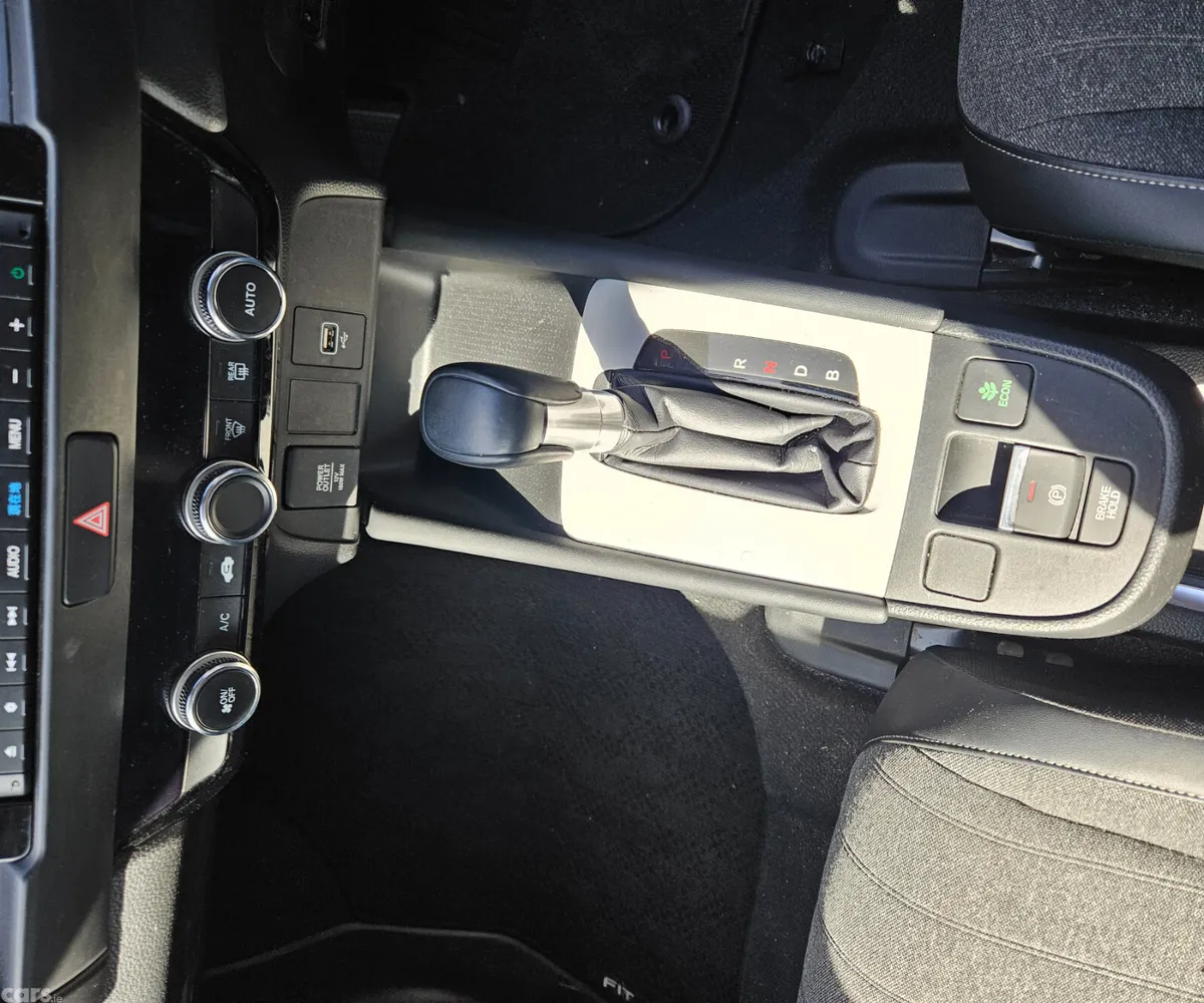Honda Fit Hatchback, Petrol Hybrid, 2022, White