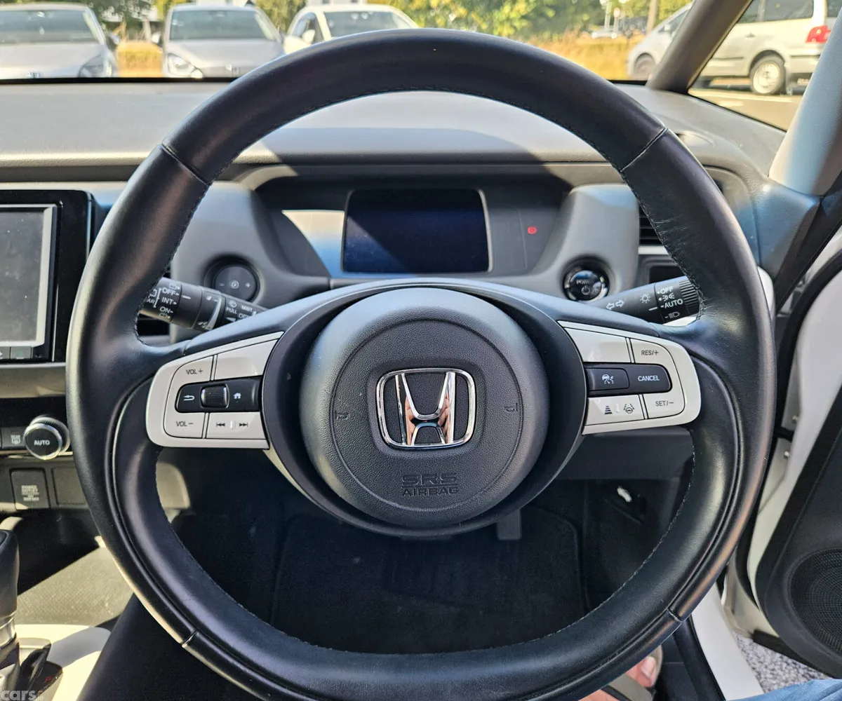 Honda Fit Hatchback, Petrol Hybrid, 2022, White