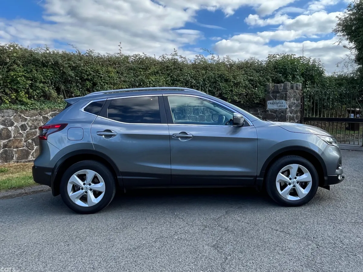 Nissan Qashqai MPV, Petrol, 2018, Grey