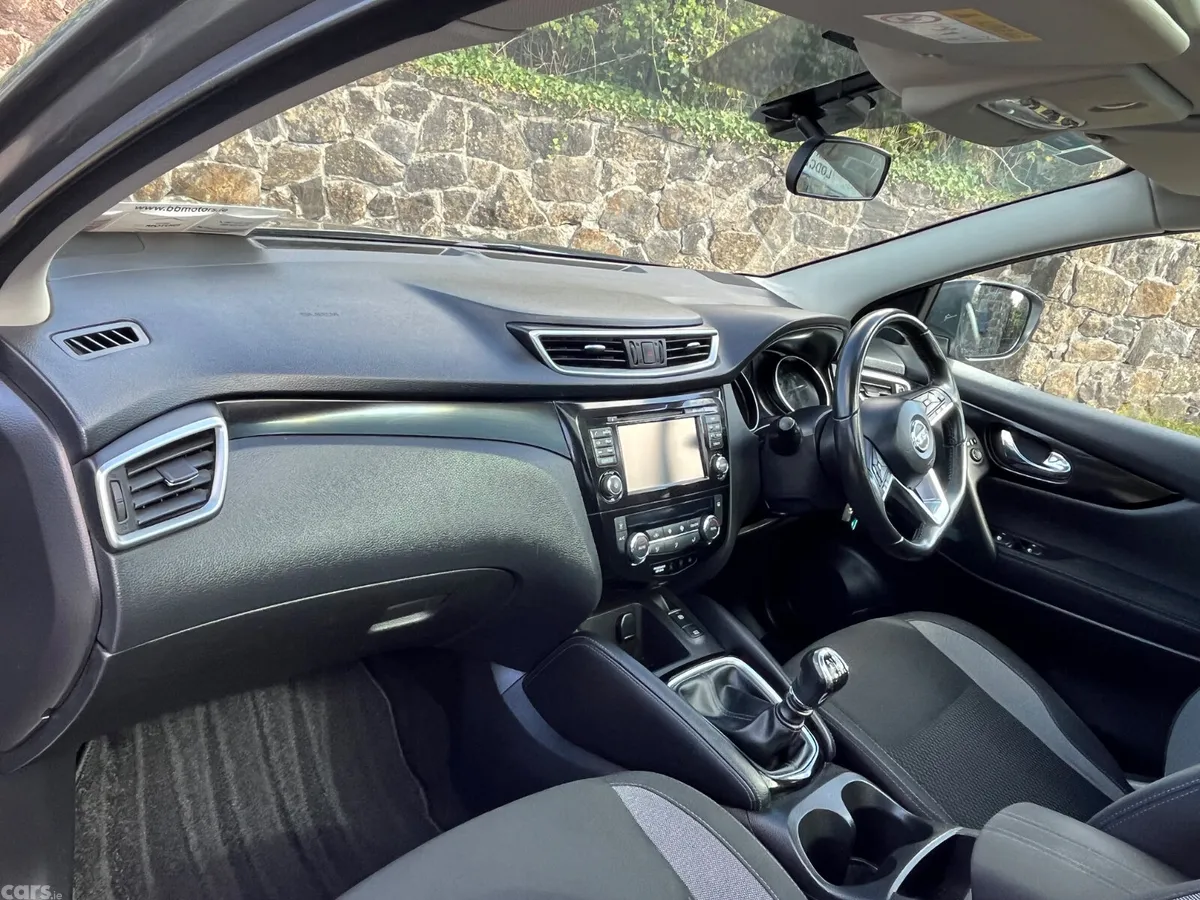 Nissan Qashqai MPV, Petrol, 2018, Grey