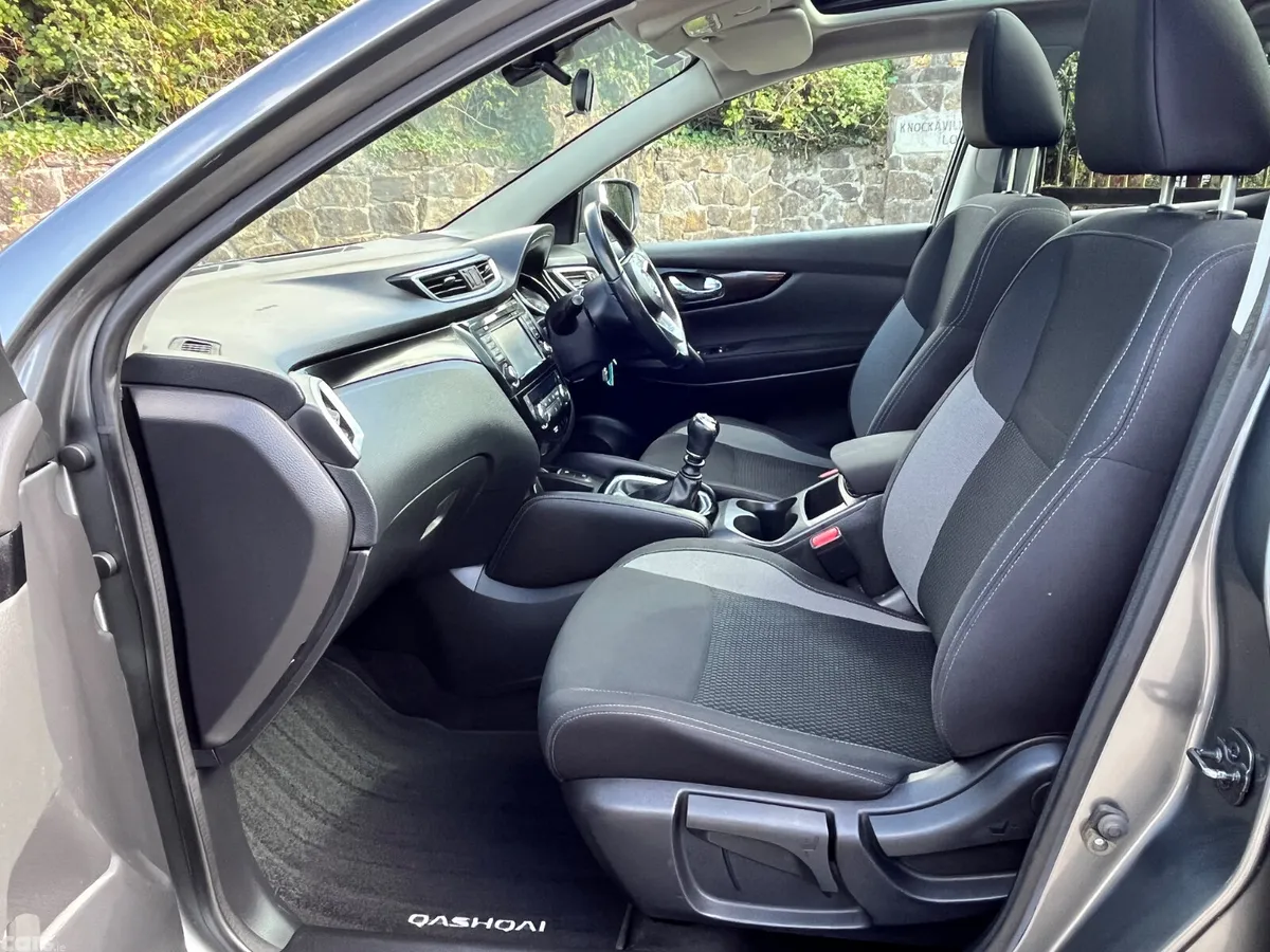 Nissan Qashqai MPV, Petrol, 2018, Grey