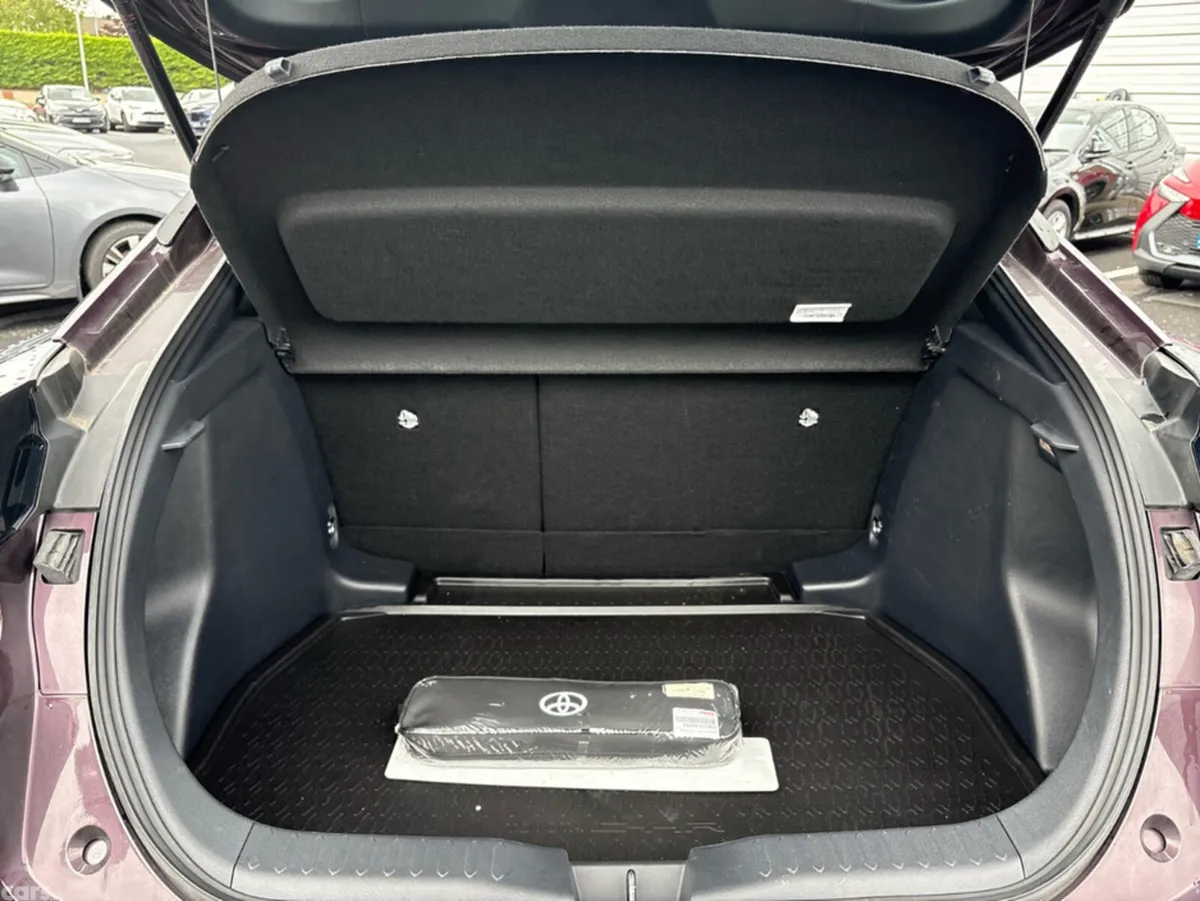 Toyota C-HR Hatchback, Petrol Hybrid, 2025, Purple