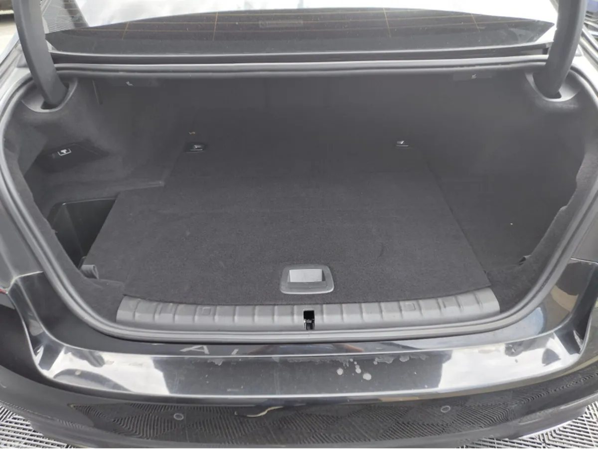 BMW 5-Series Saloon, Petrol Plug-in Hybrid, 2017, Black