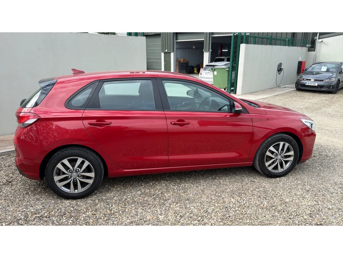 Hyundai i30 Hatchback, Diesel, 2017, Red