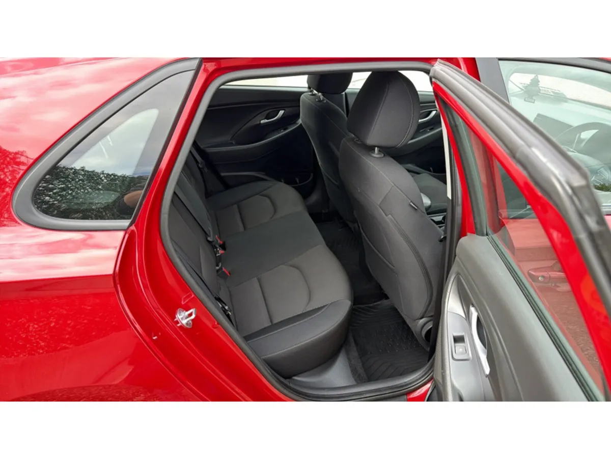 Hyundai i30 Hatchback, Diesel, 2017, Red