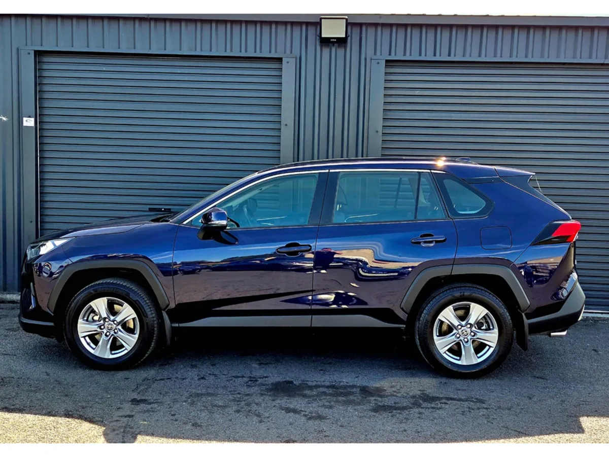 Toyota RAV4 SUV, Petrol Hybrid, 2023, Blue