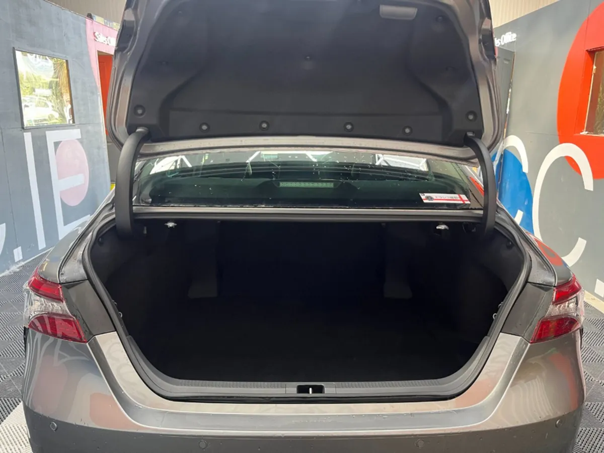 Toyota Camry Saloon, Petrol Hybrid, 2023, Grey