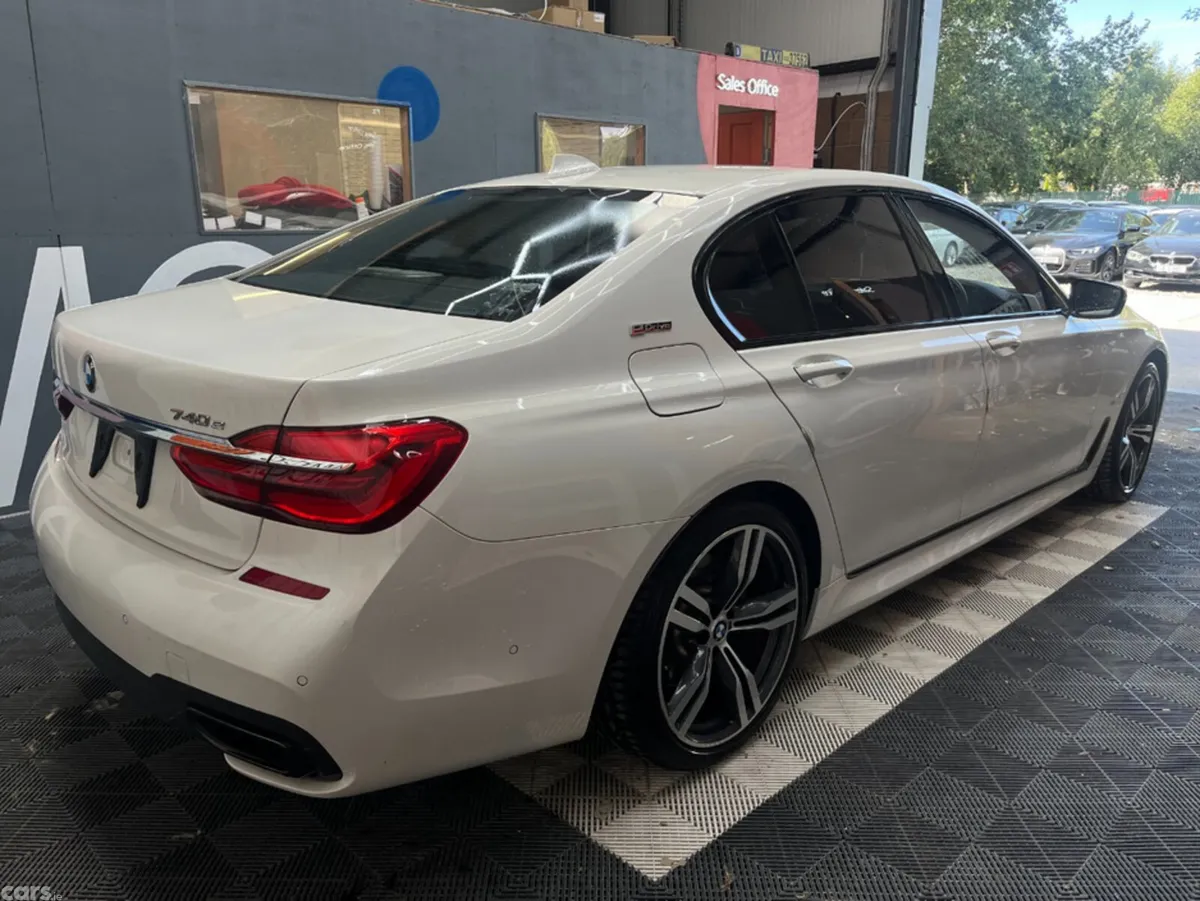 BMW 7-Series Saloon, Petrol, 2019, White