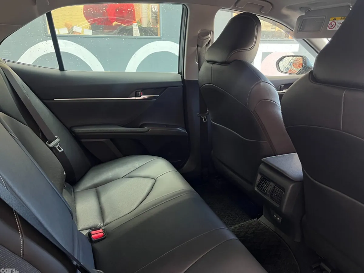 Toyota Camry Saloon, Petrol Hybrid, 2023, Grey