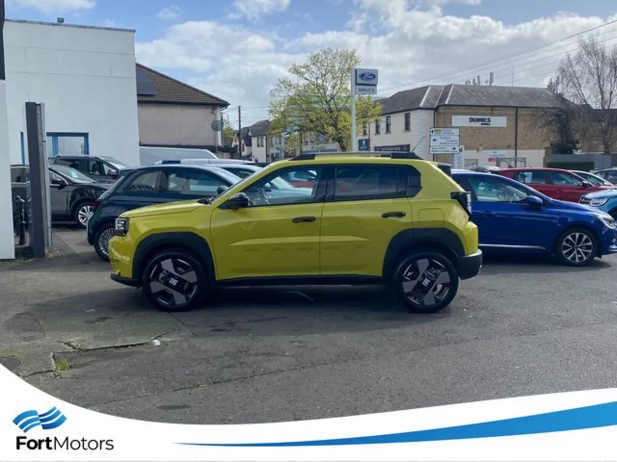 Fiat Grande Panda Hatchback, Petrol Hybrid, 2026, Yellow