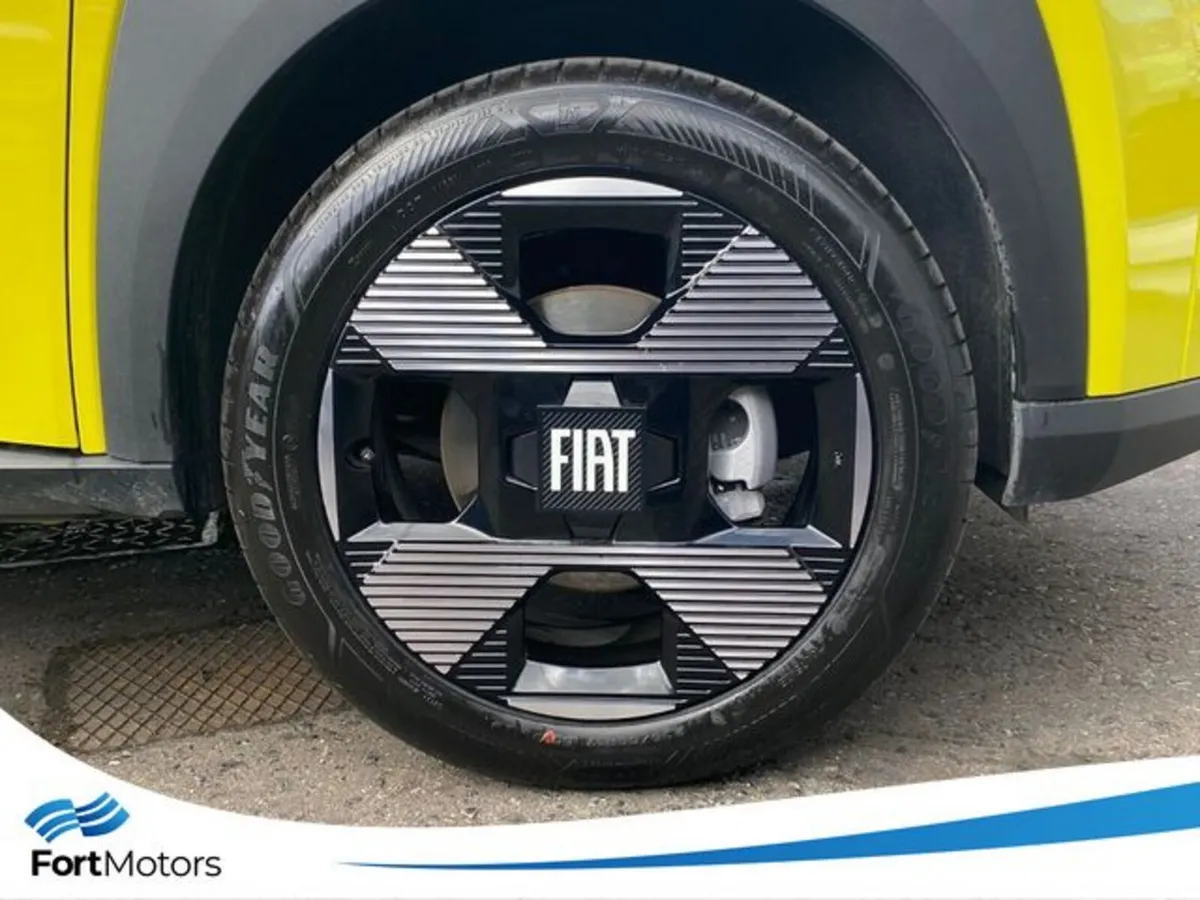 Fiat Grande Panda Hatchback, Petrol Hybrid, 2026, Yellow