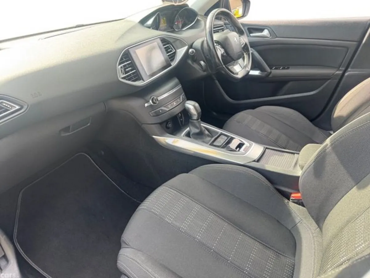 Peugeot 308 Hatchback, Diesel, 2016, Black