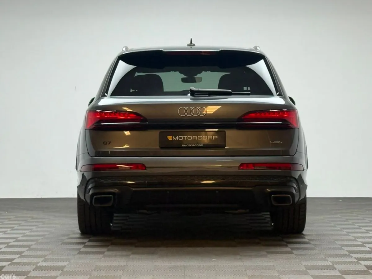 Audi Q7 SUV, Petrol Plug-in Hybrid, 2026, Grey