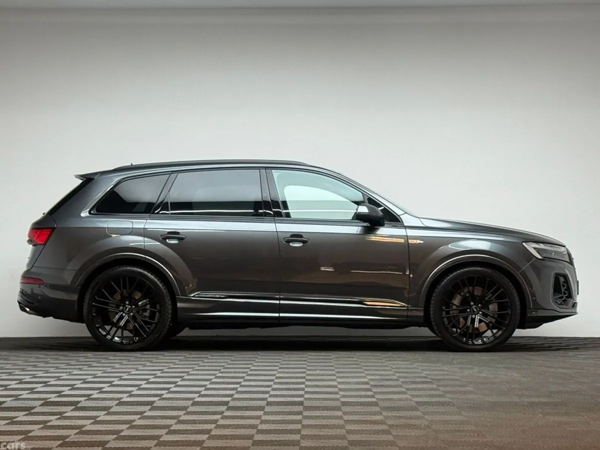 Audi Q7 SUV, Petrol Plug-in Hybrid, 2026, Grey