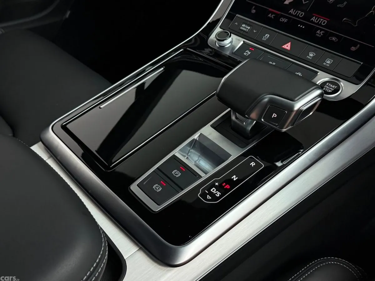 Audi Q7 SUV, Petrol Plug-in Hybrid, 2026, Grey