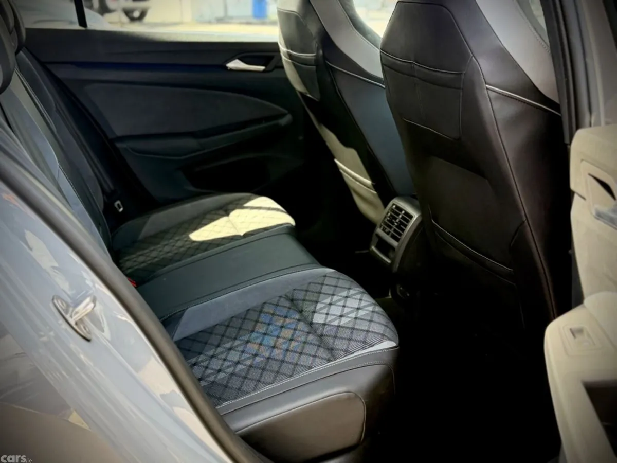 Volkswagen Golf Hatchback, Diesel, 2023, Grey