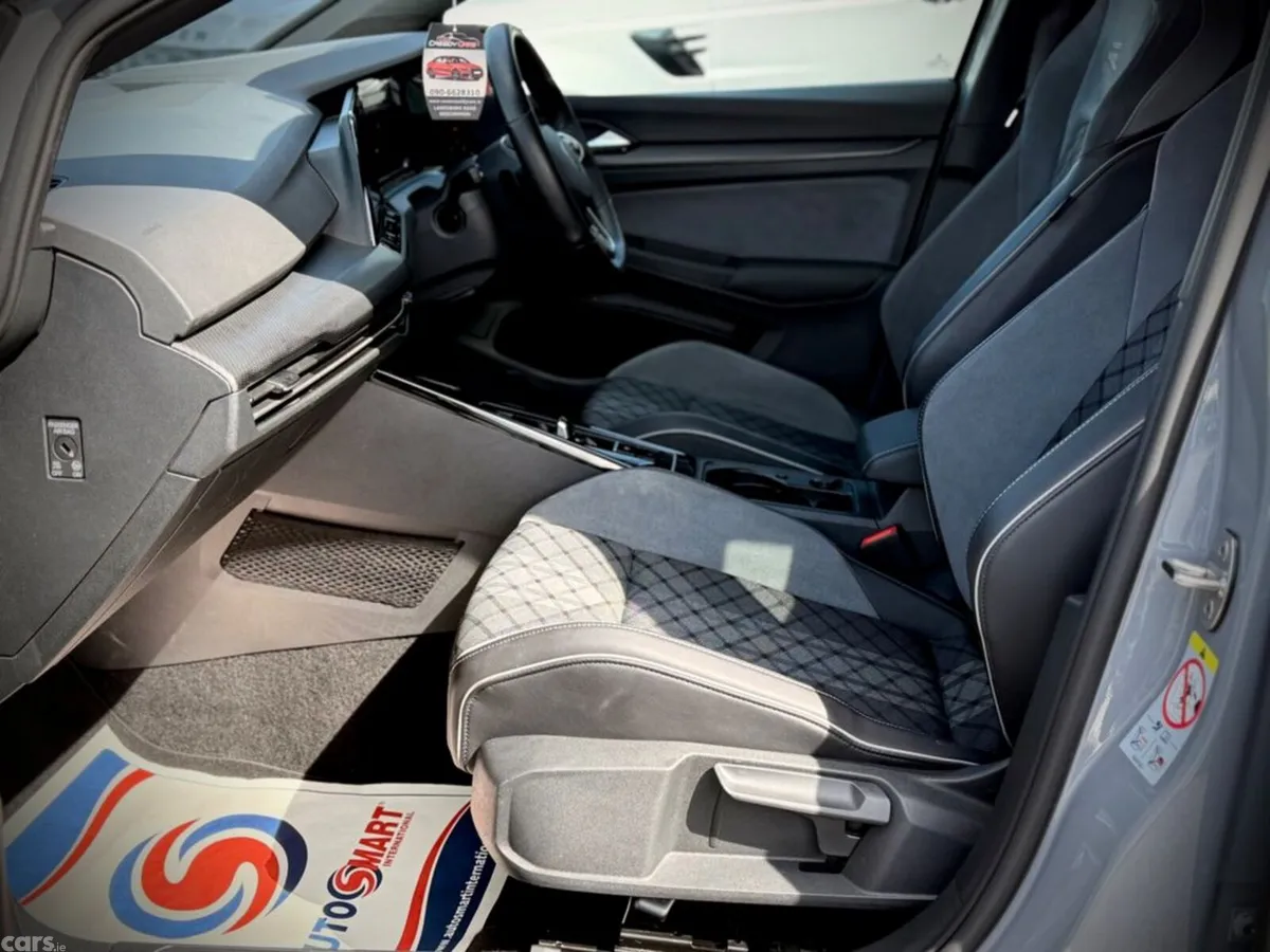 Volkswagen Golf Hatchback, Diesel, 2023, Grey