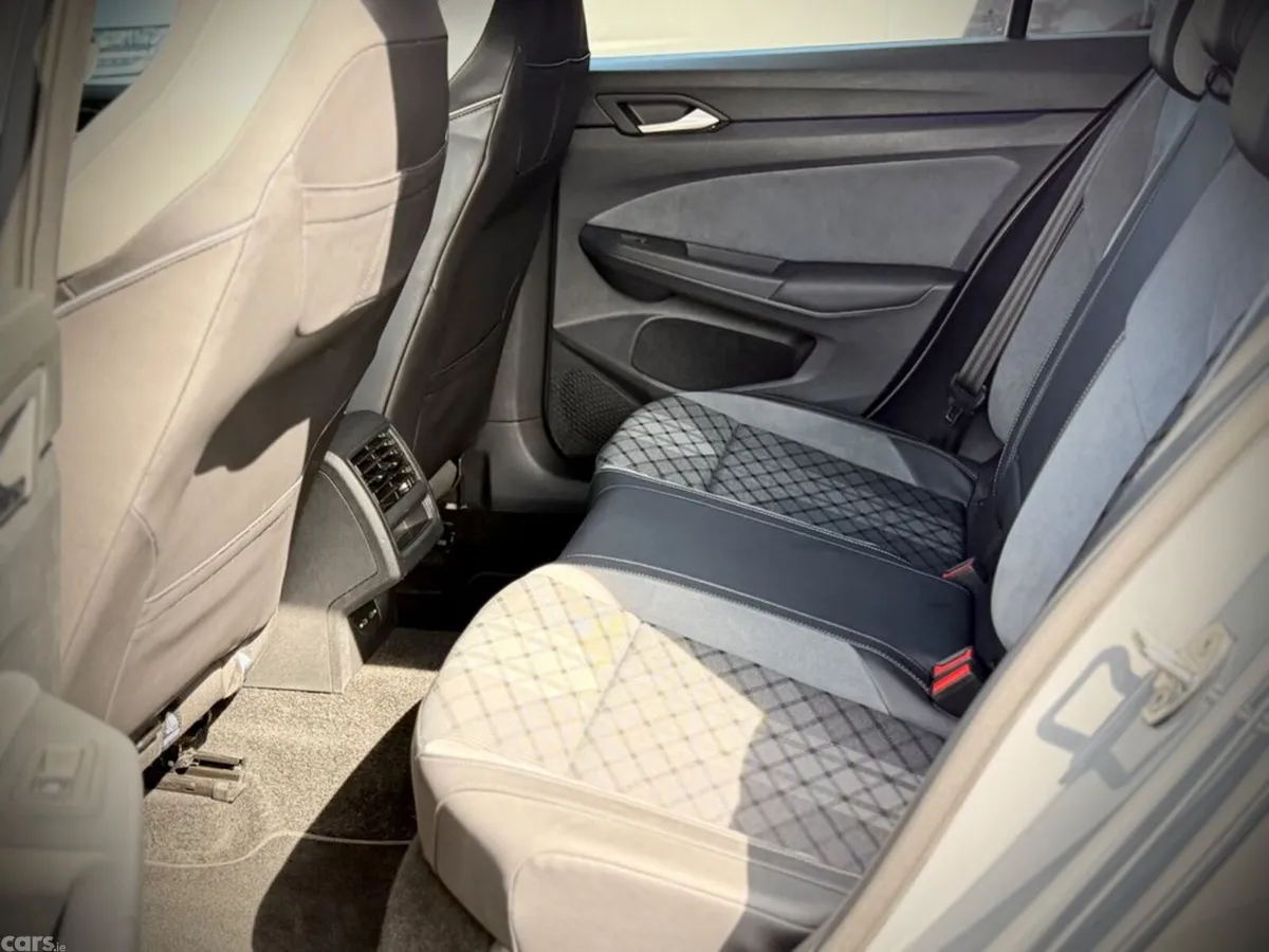 Volkswagen Golf Hatchback, Diesel, 2023, Grey