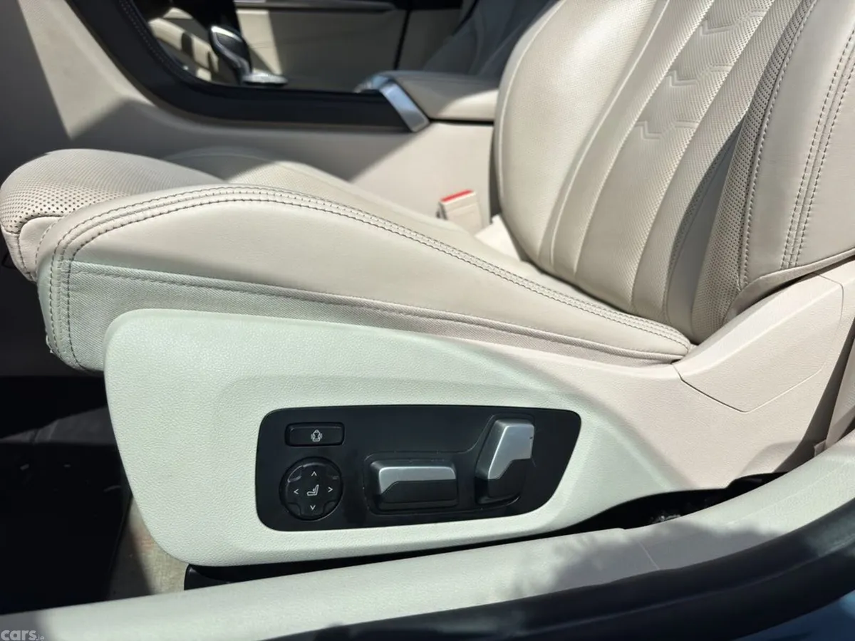 BMW 8-Series Coupe, Petrol, 2021, Blue