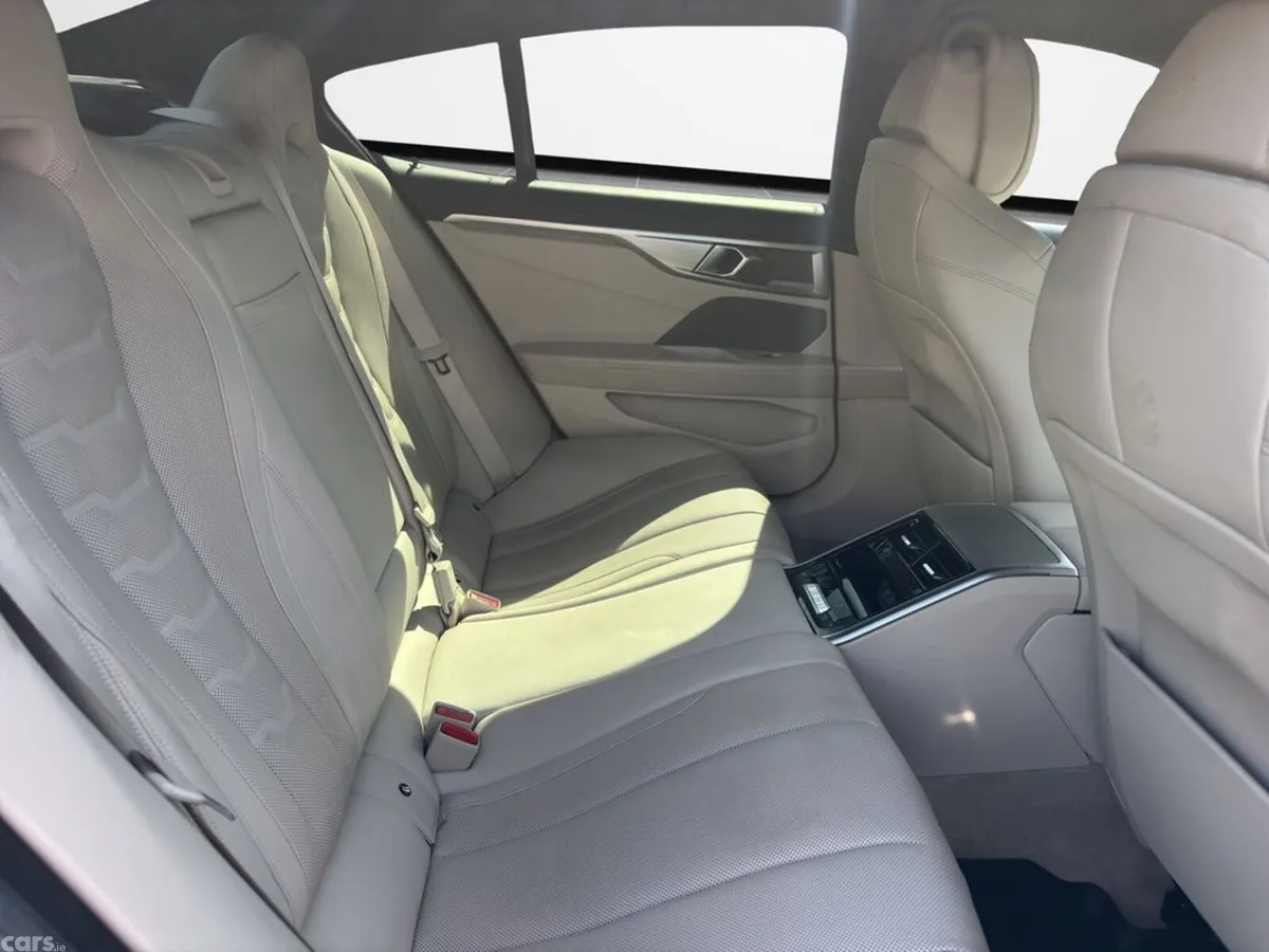 BMW 8-Series Coupe, Petrol, 2021, Blue