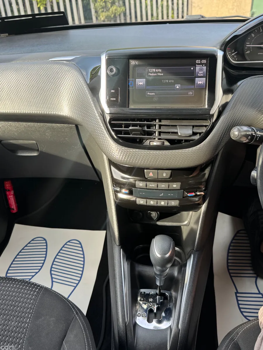 Peugeot 208 Hatchback, Petrol, 2016, Orange