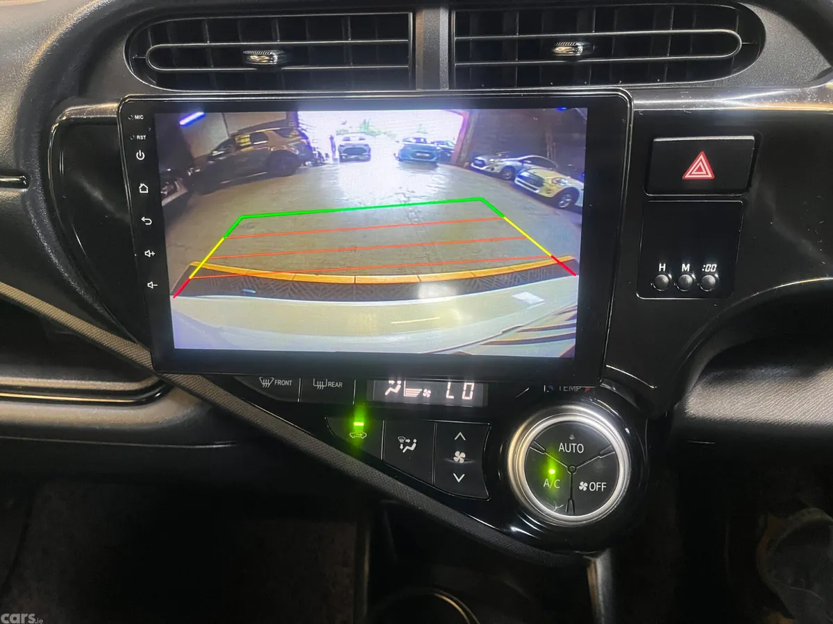 Toyota Aqua Hatchback, Petrol Hybrid, 2017, White