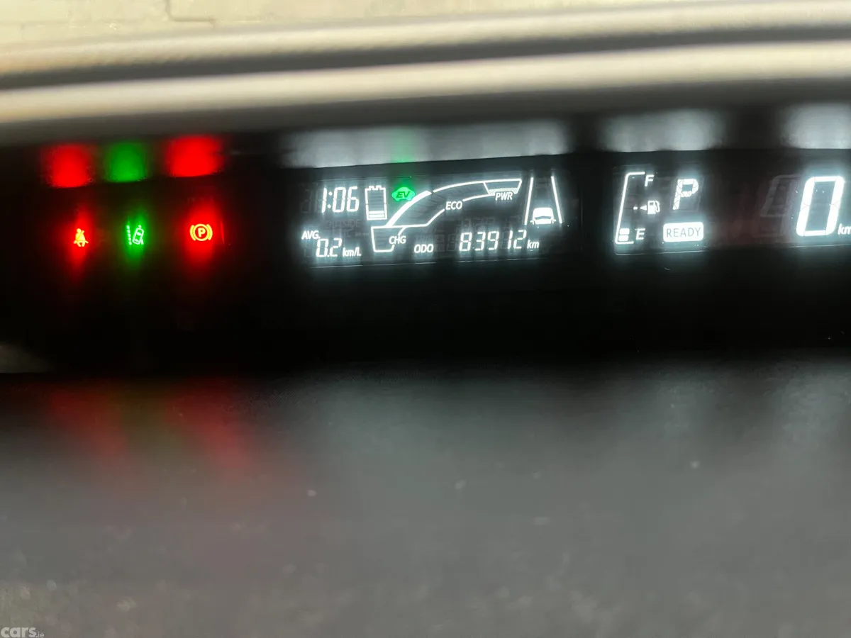 Toyota Aqua Hatchback, Petrol Hybrid, 2017, White
