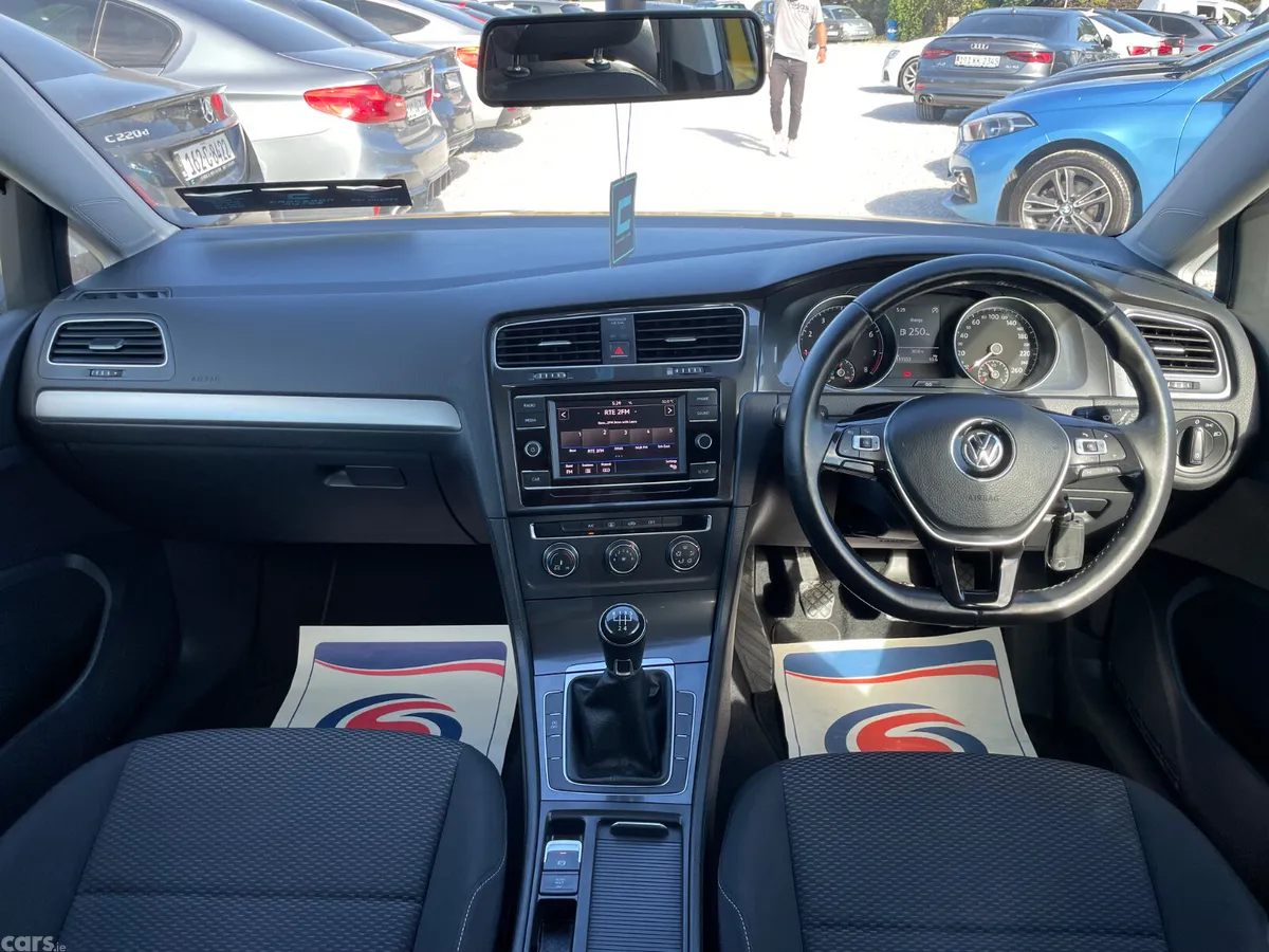 Volkswagen Golf Estate, Petrol, 2017, Yellow