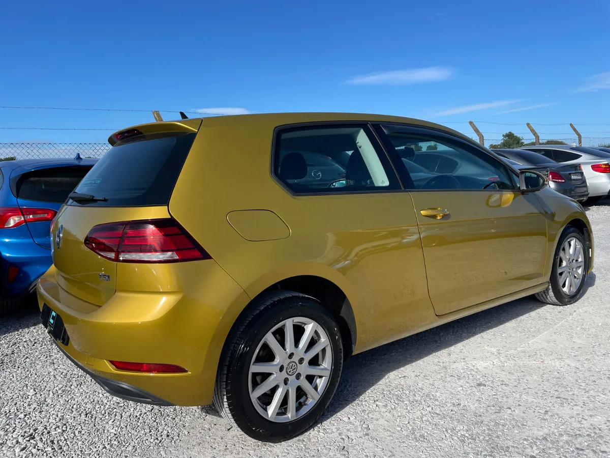 Volkswagen Golf Estate, Petrol, 2017, Yellow