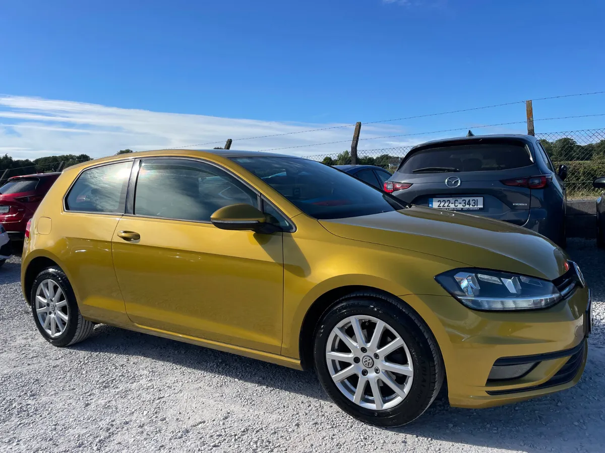 Volkswagen Golf Estate, Petrol, 2017, Yellow