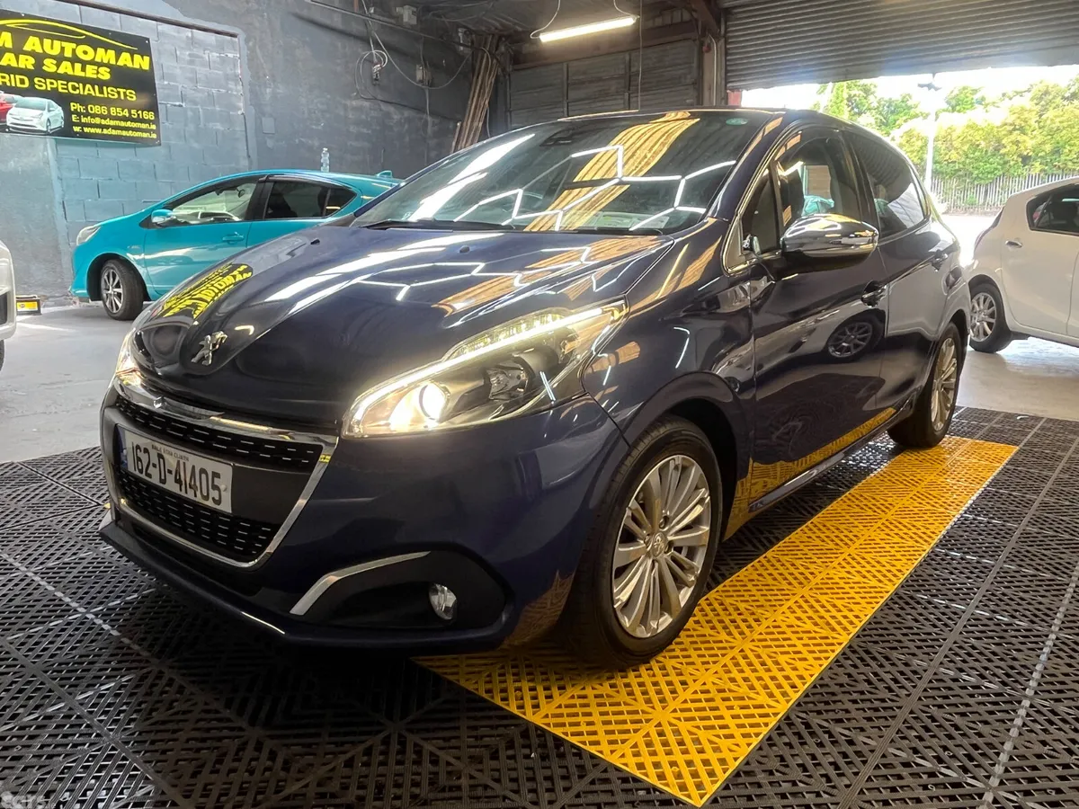 Peugeot 208 Hatchback, Petrol, 2016, Blue