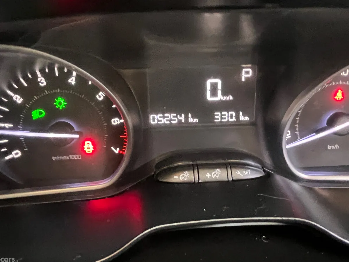 Peugeot 208 Hatchback, Petrol, 2016, Blue