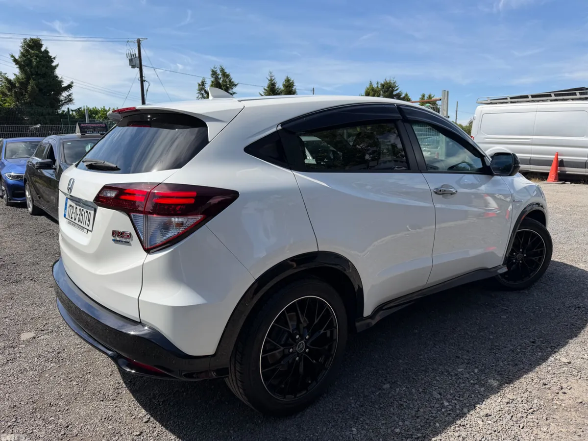 Honda Vezel SUV, Petrol Hybrid, 2017, White