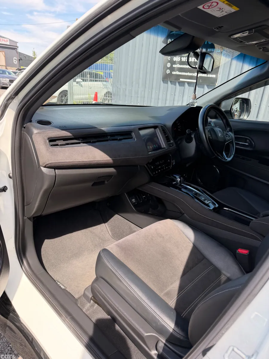 Honda Vezel SUV, Petrol Hybrid, 2017, White