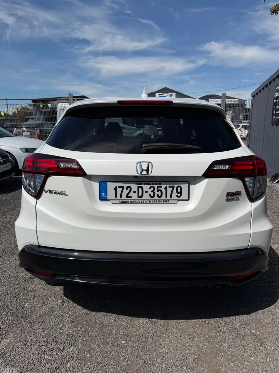 Honda Vezel SUV, Petrol Hybrid, 2017, White