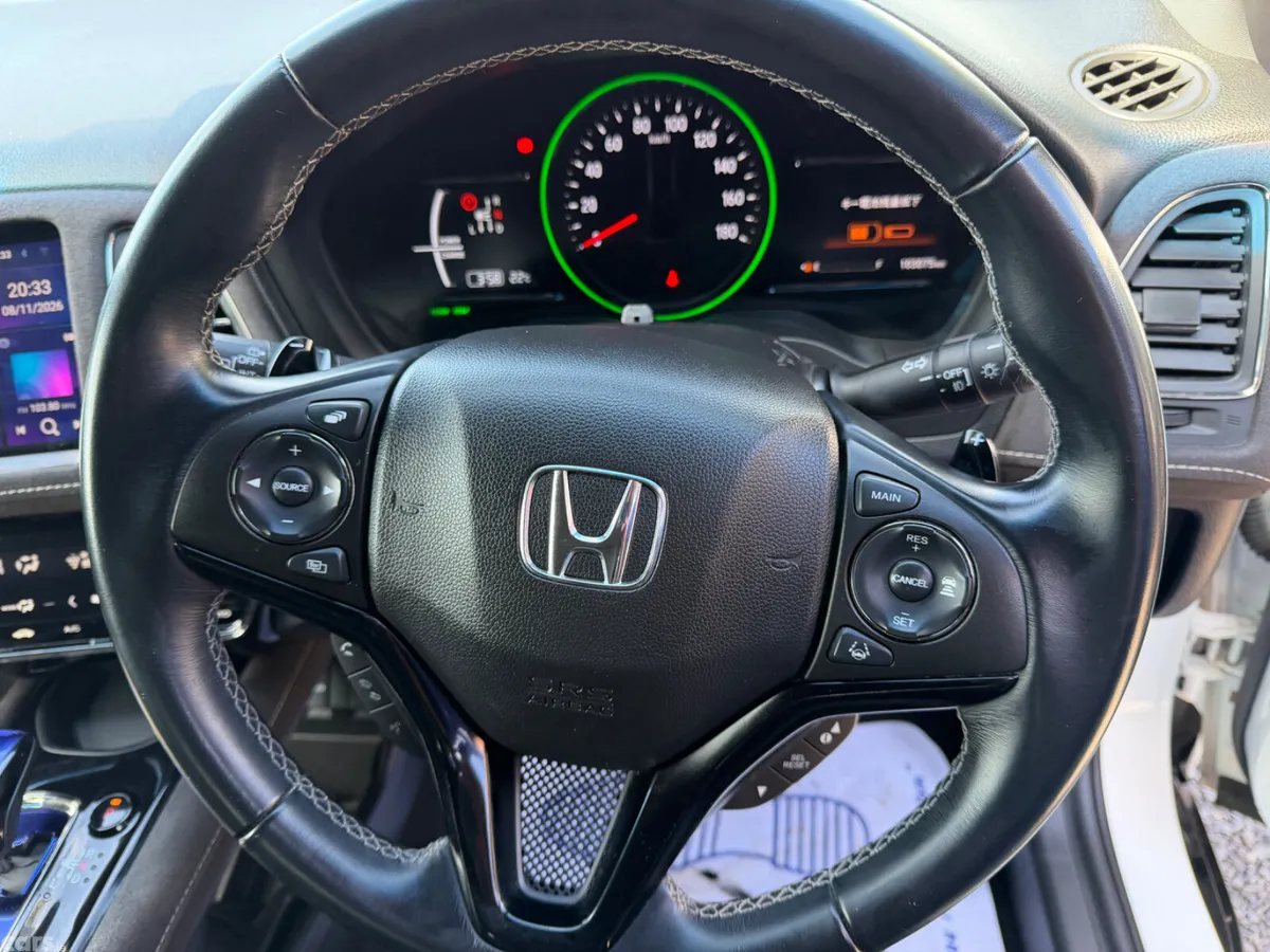 Honda Vezel SUV, Petrol Hybrid, 2017, White
