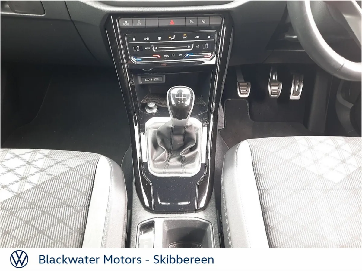 Volkswagen T-Roc SUV, Petrol, 2024, Grey