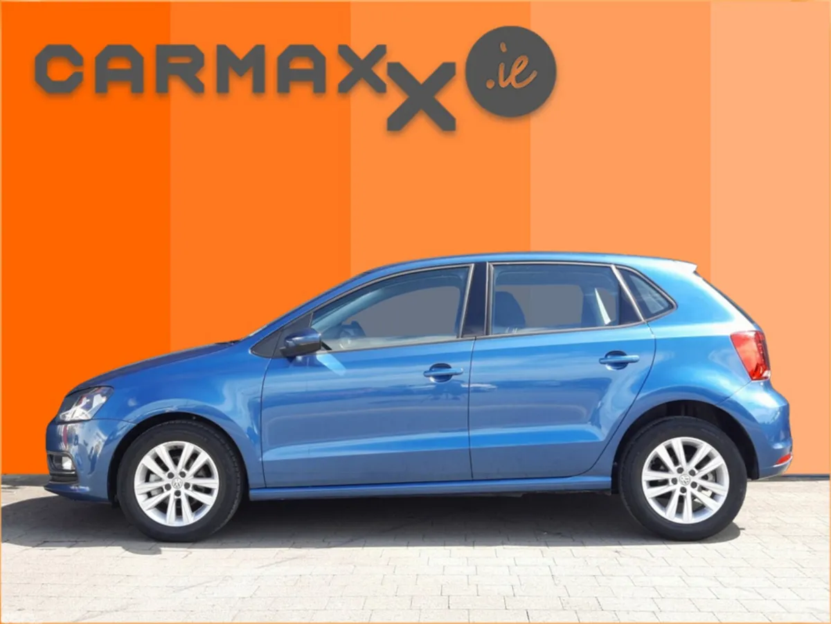 Volkswagen Polo Hatchback, Petrol, 2016, Blue