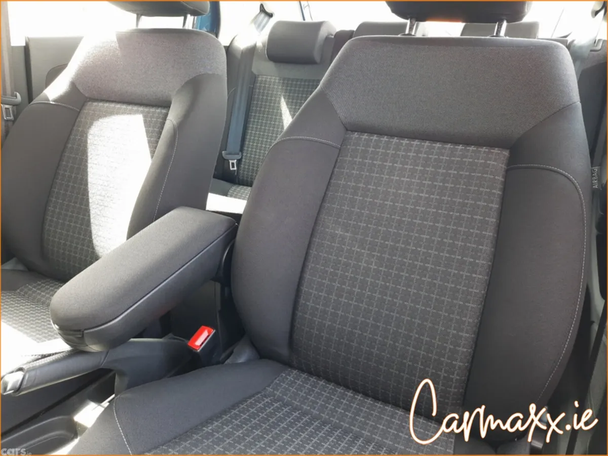 Volkswagen Polo Hatchback, Petrol, 2016, Blue