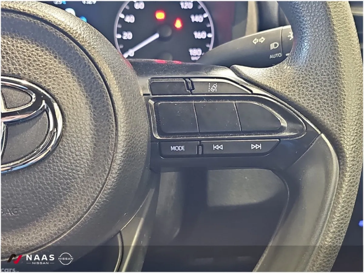 Toyota Yaris Hatchback, Petrol, 2023, White