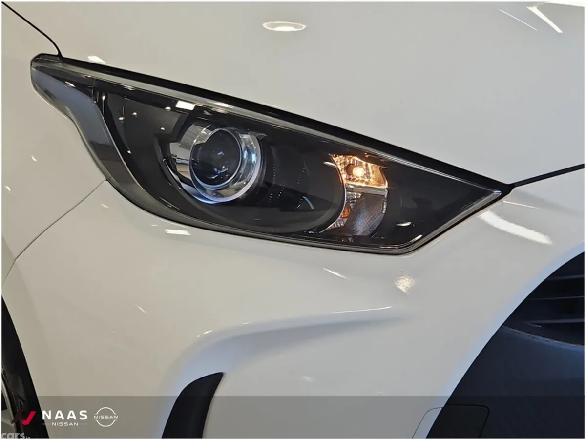 Toyota Yaris Hatchback, Petrol, 2023, White