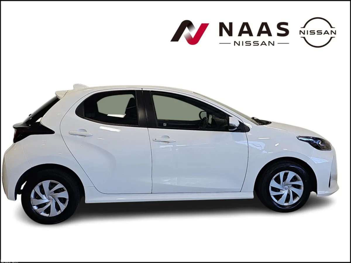 Toyota Yaris Hatchback, Petrol, 2023, White