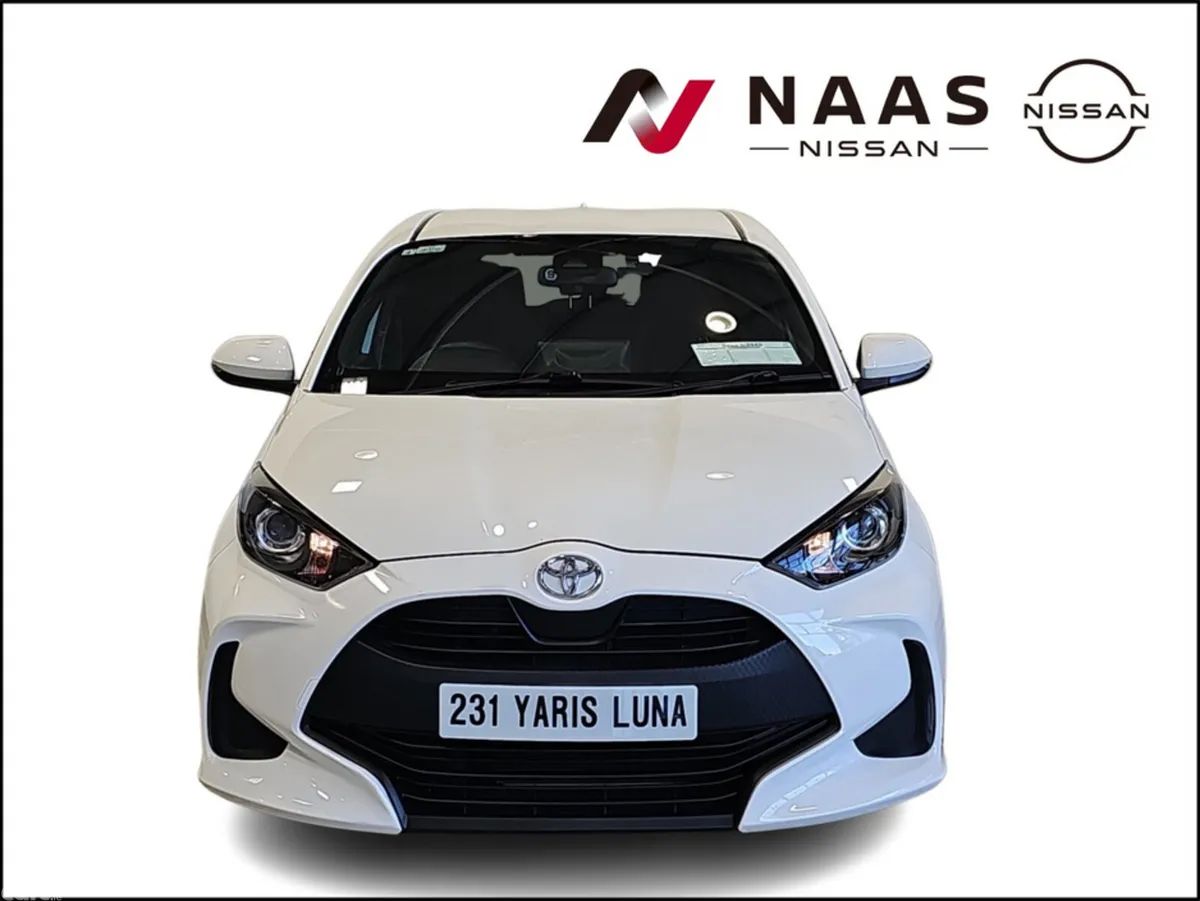 Toyota Yaris Hatchback, Petrol, 2023, White