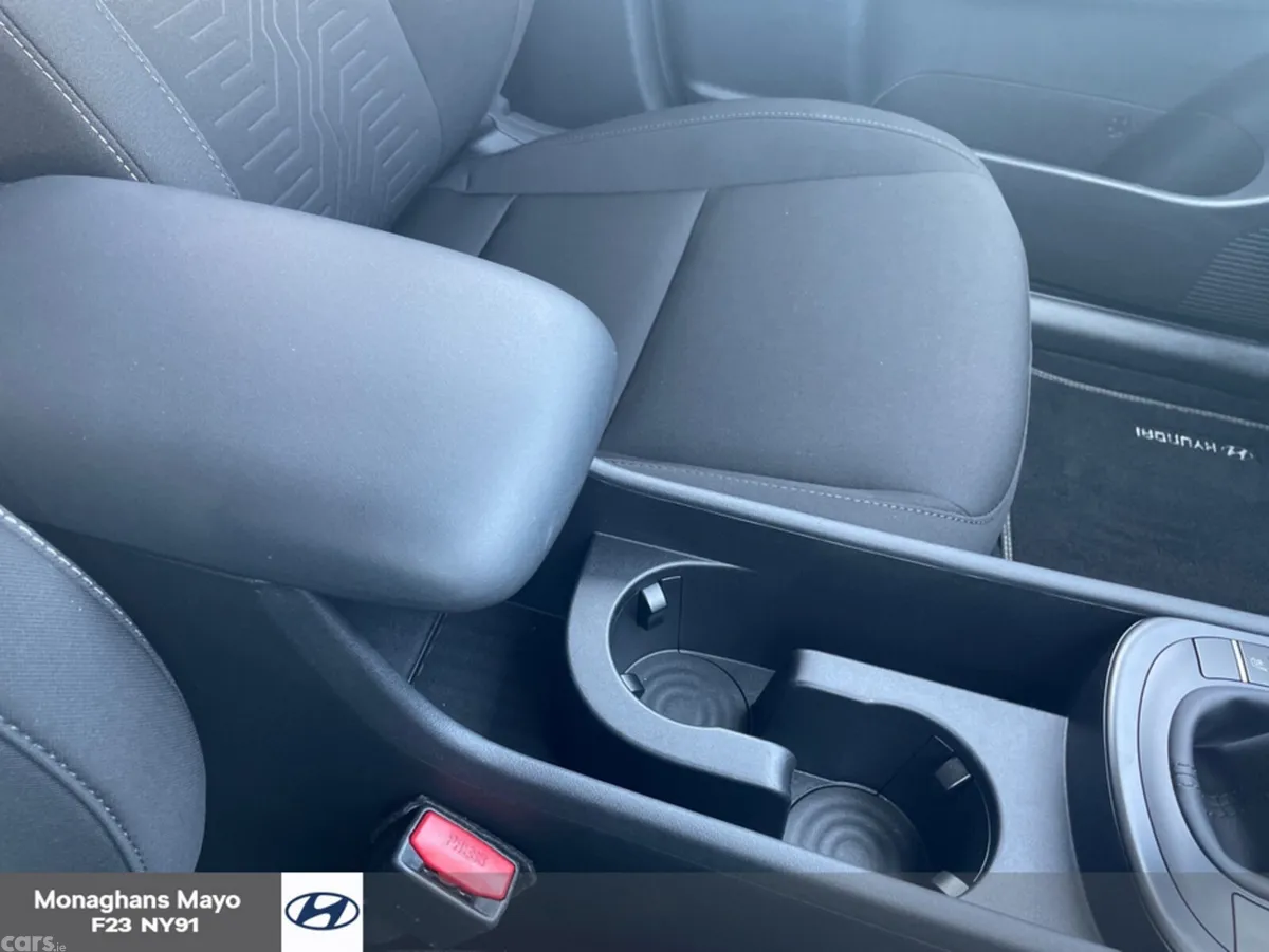Hyundai KONA MPV, Petrol, 2024, Black