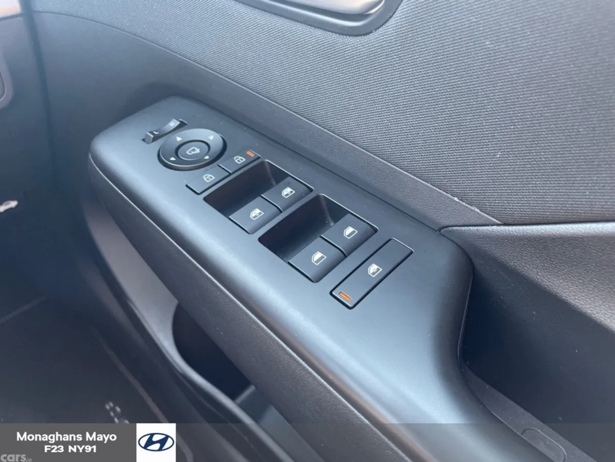 Hyundai KONA MPV, Petrol, 2024, Black