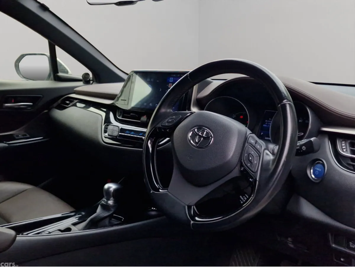 Toyota C-HR SUV, Petrol Hybrid, 2017, White