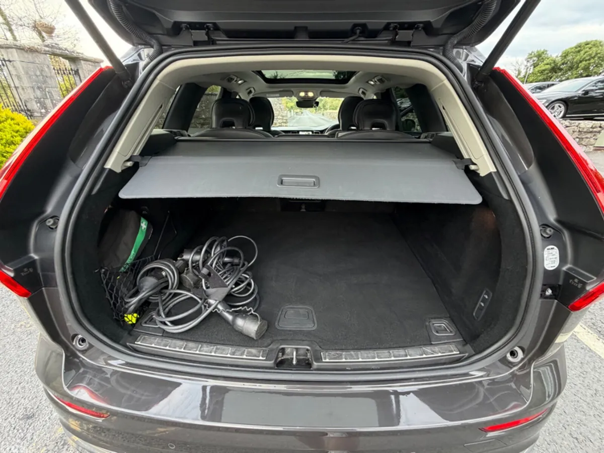 Volvo XC60 SUV, Petrol Plug-in Hybrid, 2022, Grey