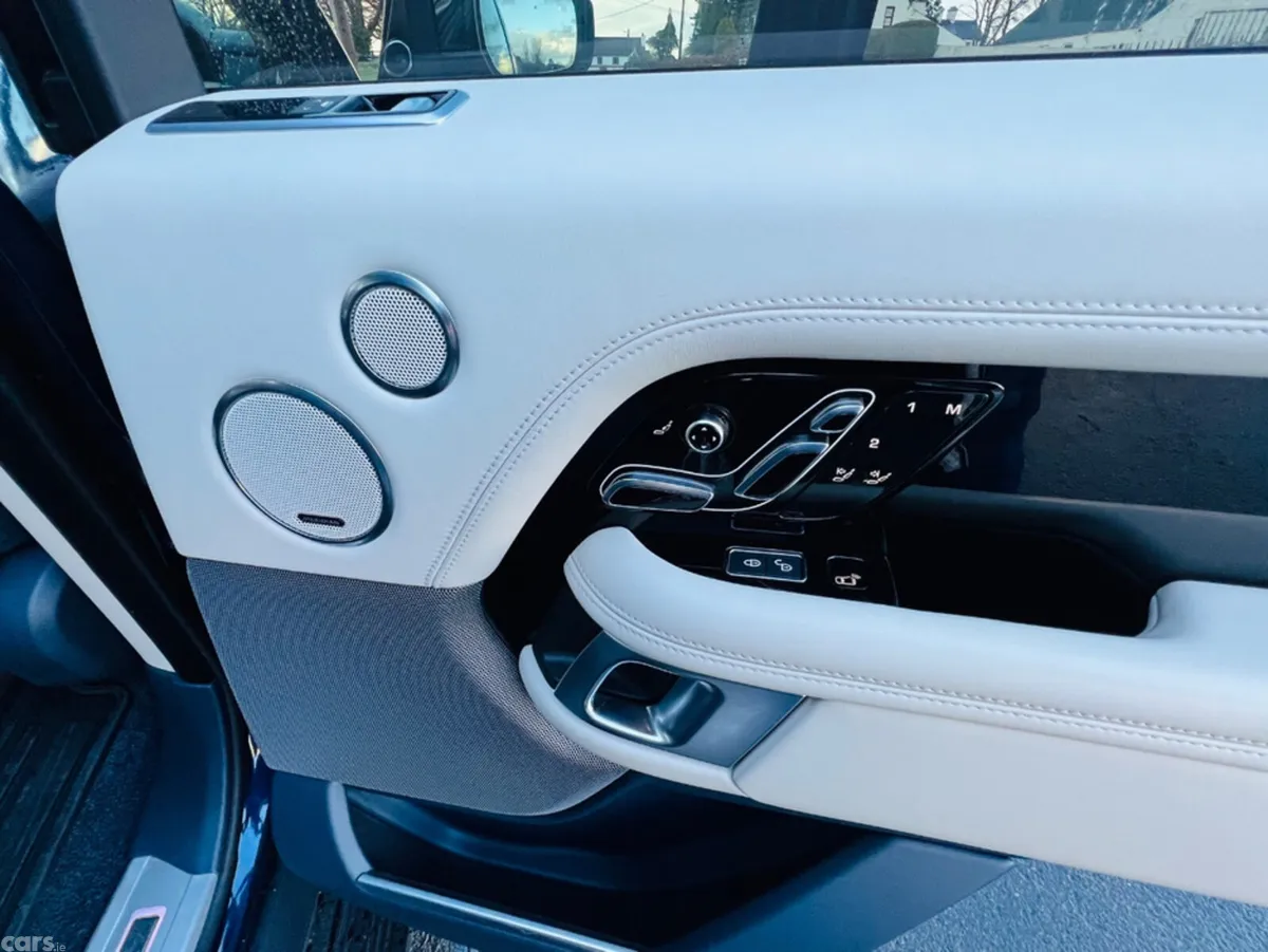 Land Rover Range Rover SUV, Petrol Plug-in Hybrid, 2020, Blue