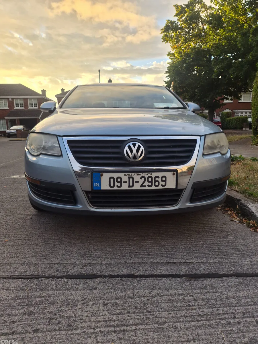 Volkswagen Passat Saloon, Diesel, 2009, Blue